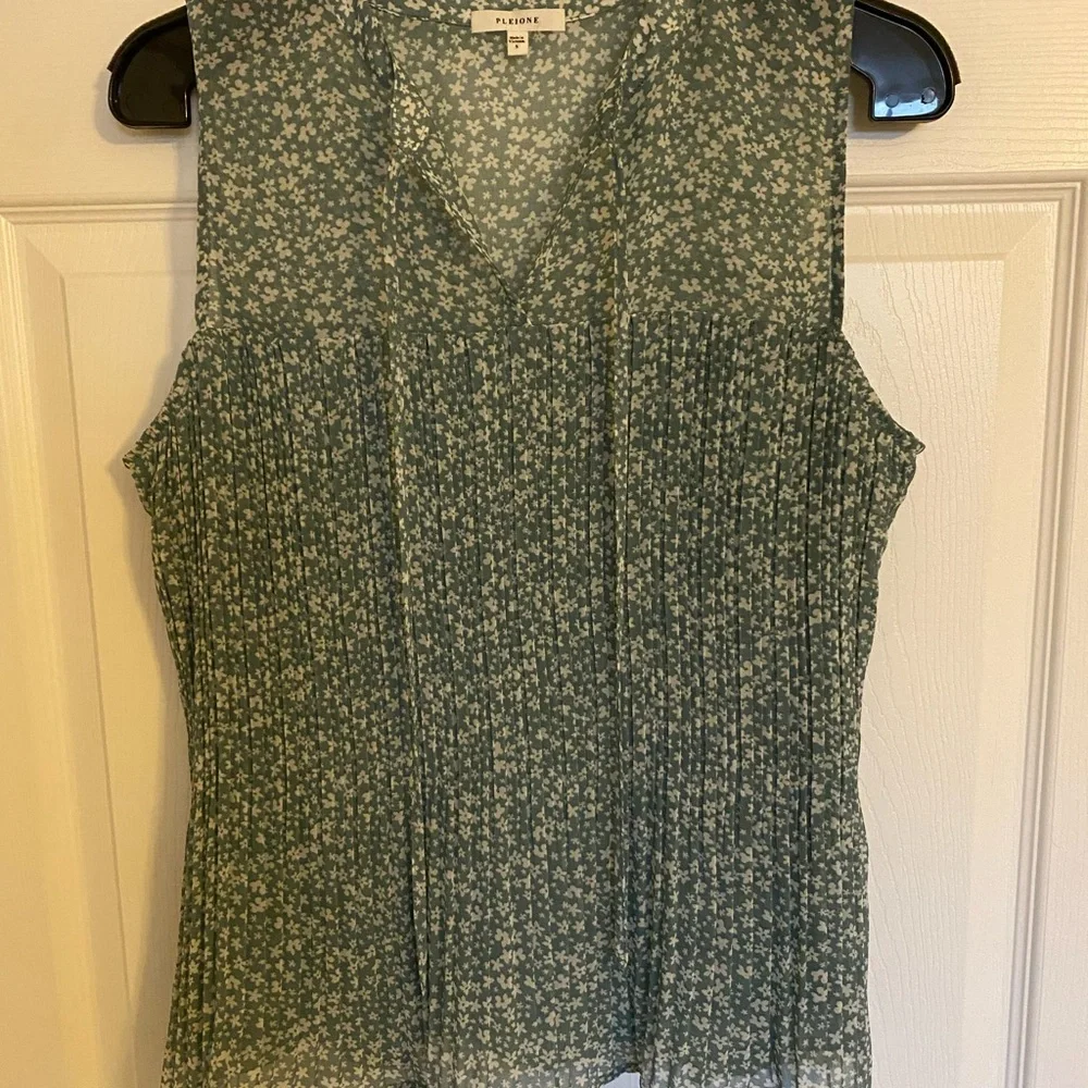 EUC Pleione Floral Blouse. - Picture 11 of 15